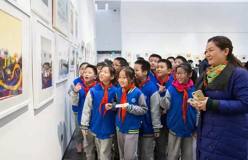USDT游戏平台出版传媒股份有限公司内容图片展示